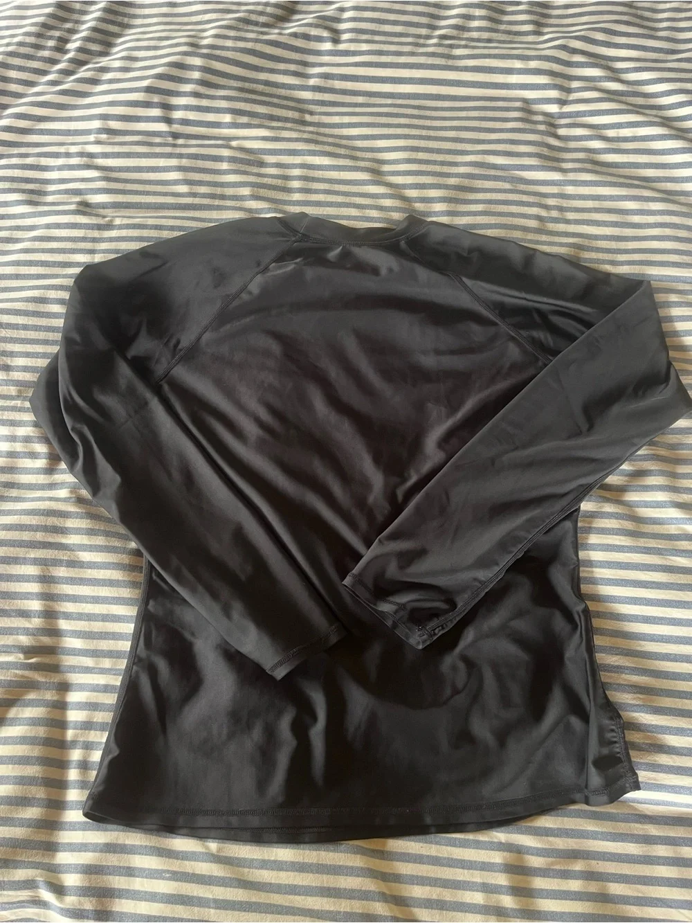 Rash guard size L